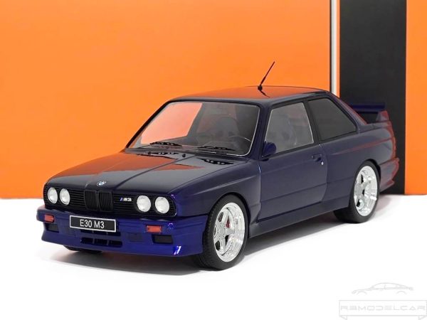 BMW M3 E30 1989 - IXO