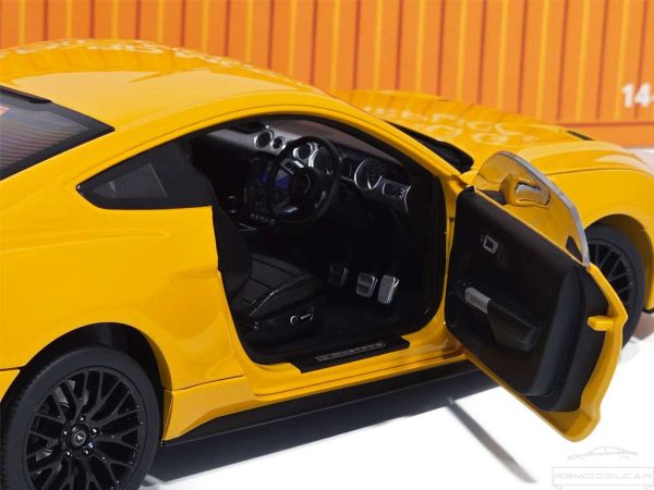 FORD MUSTANG GT 5.0 COUPE 2019 - DIECAST MASTERS - Image 6